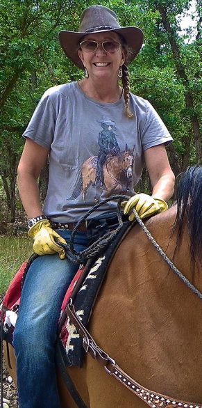 bear-back-rider-western-t-shirt-on-model